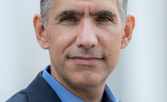 Esteban Rossi-Hansberg